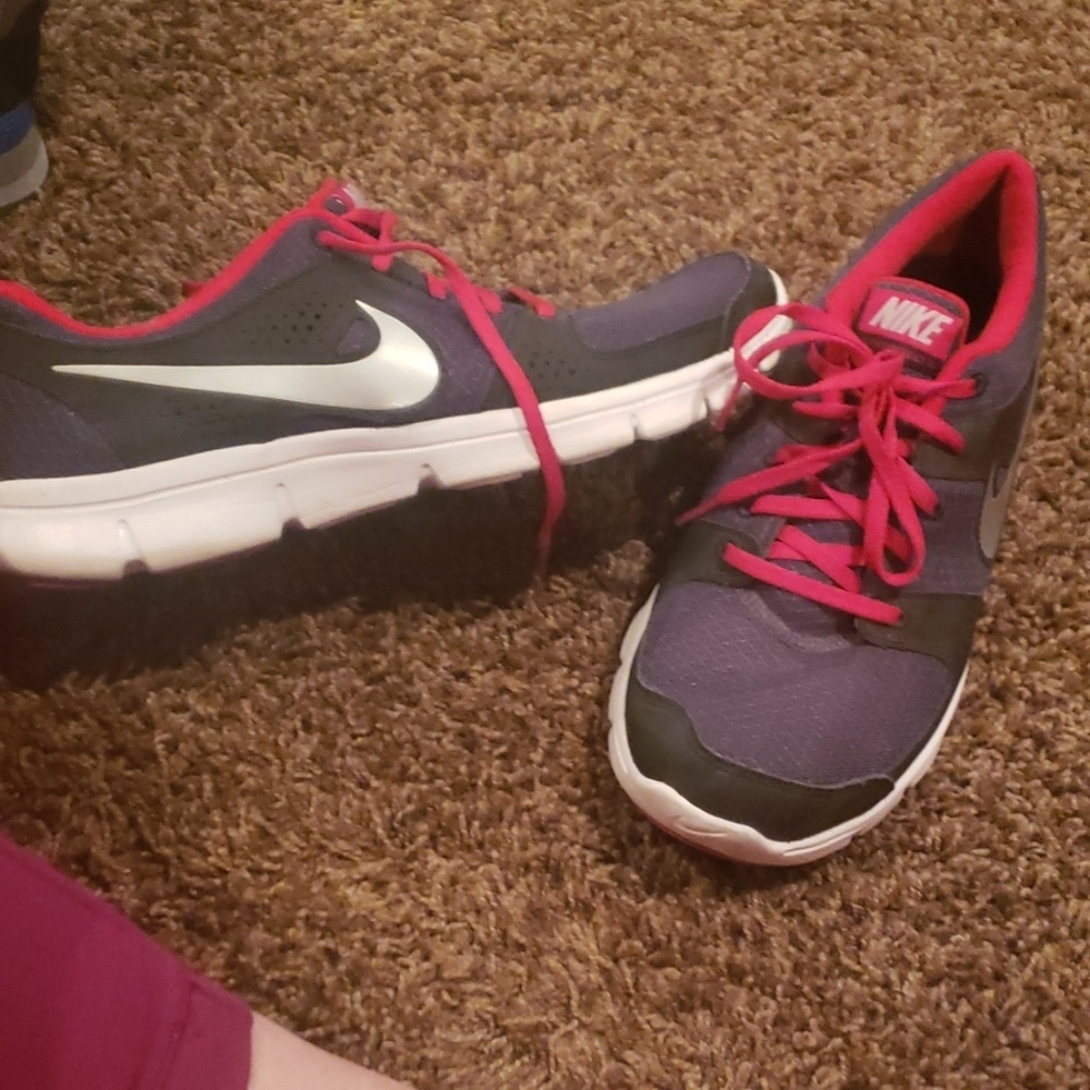 Brand new black nike flex experience